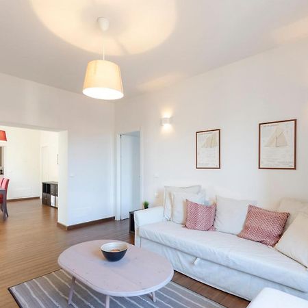 Joivy Spacious Family Apt For 4, In Carignano, Genua Exteriör bild