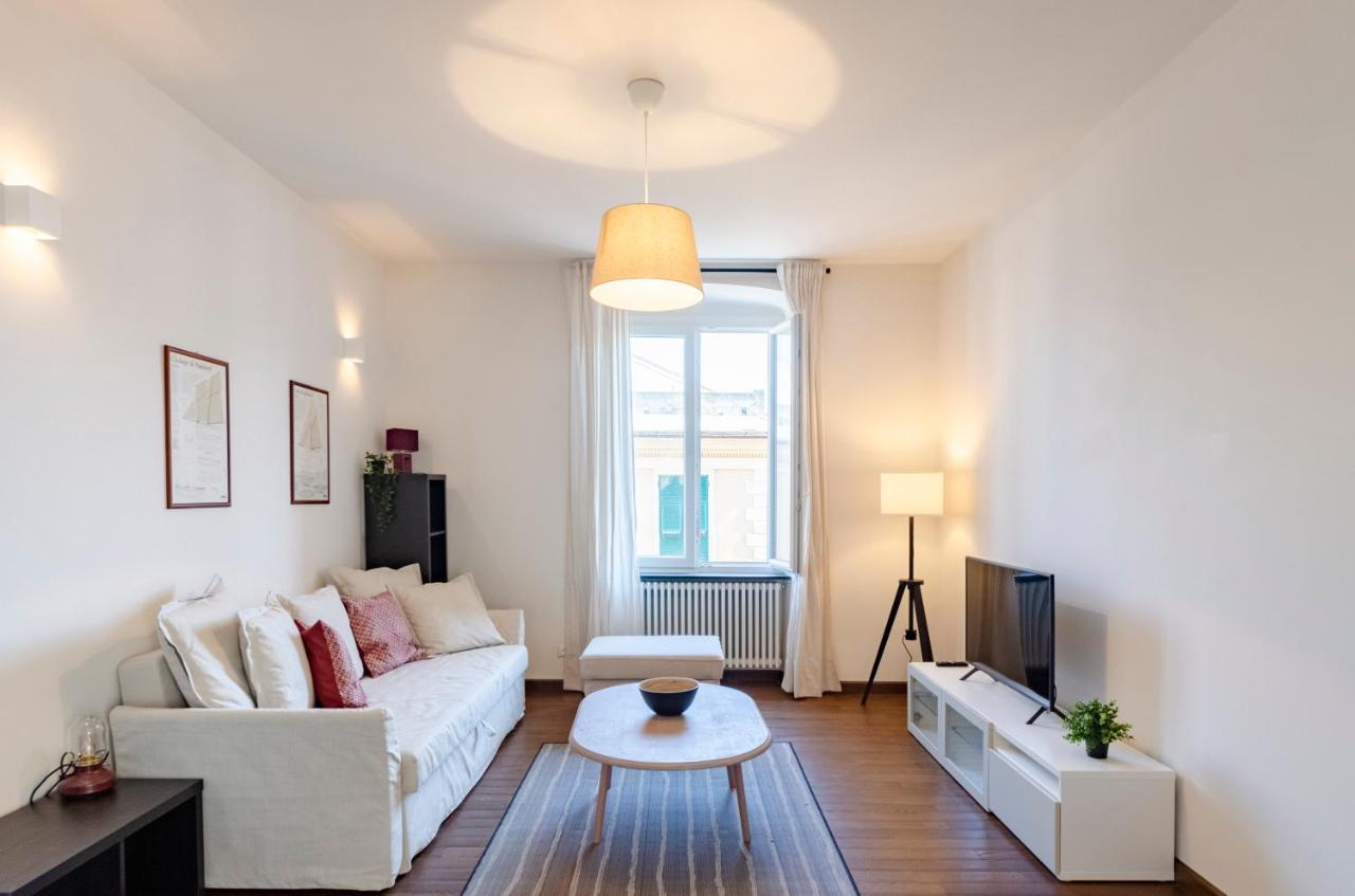 Joivy Spacious Family Apt For 4, In Carignano, Genua Exteriör bild
