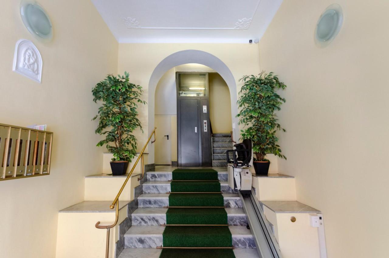 Joivy Spacious Family Apt For 4, In Carignano, Genua Exteriör bild